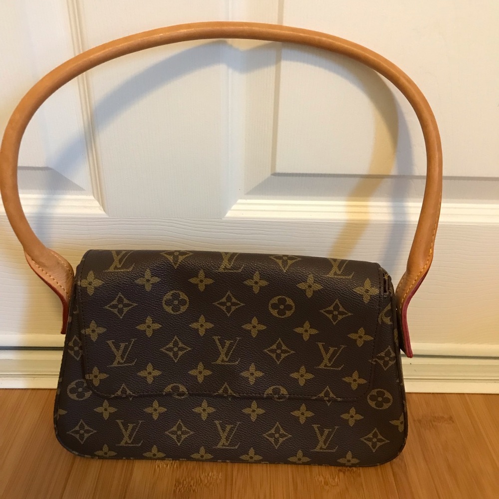Louis Vuitton Mini Loop - Picture 2 of 3